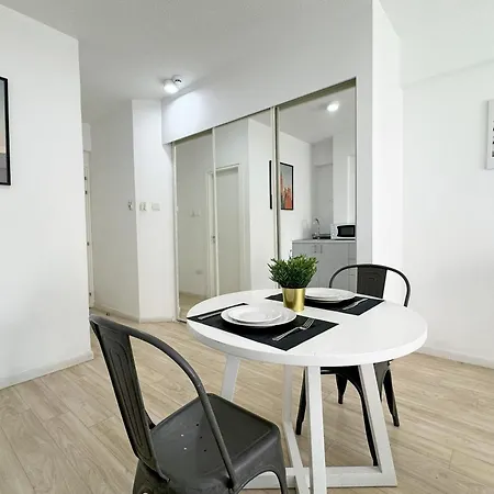 Διαμέρισμα Palmbeach Finikoudes - 1min To *