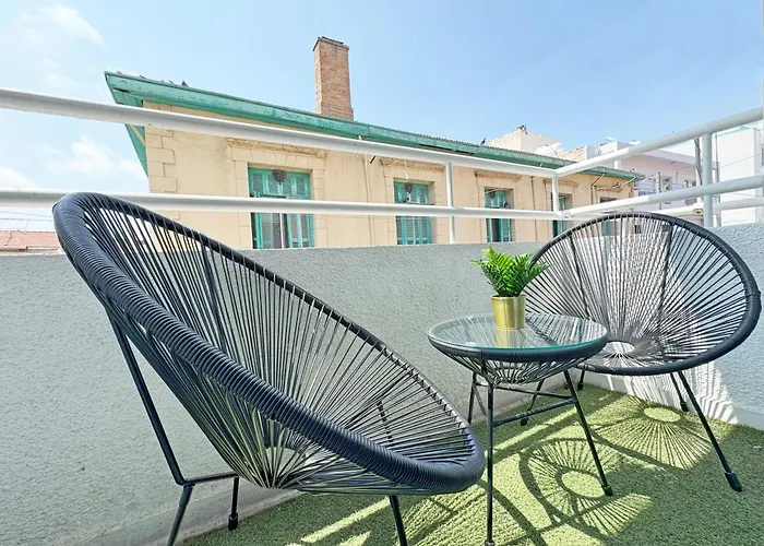 Palmbeach Finikoudes - 1min To Apartment Larnaka